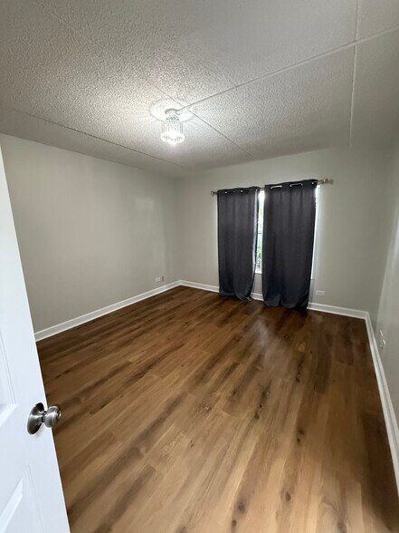 Bedroom - 4750 N Elston Ave