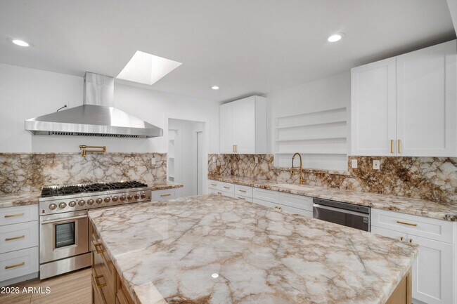 Building Photo - 4028 E Edgemont Ave