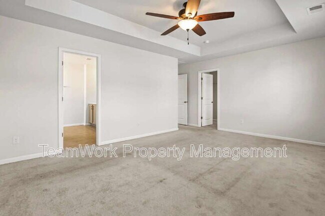 Building Photo - 454 Zenith Blvd