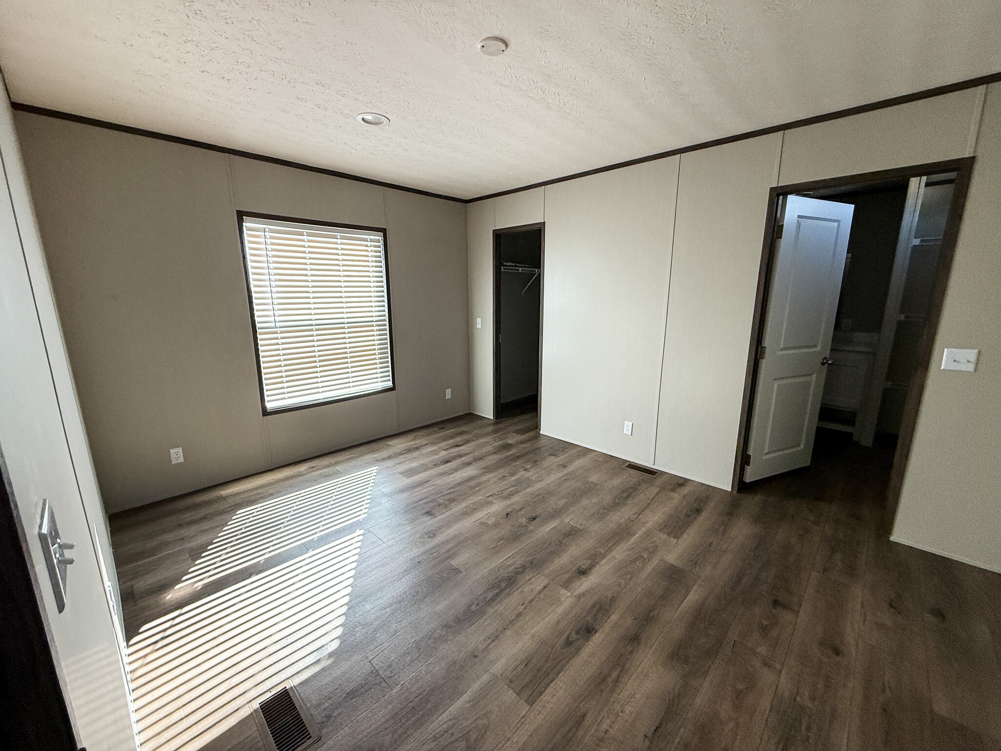 Building Photo - 129 Ponderosa Way