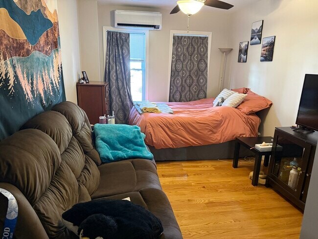 Building Photo - 16 Hudson St