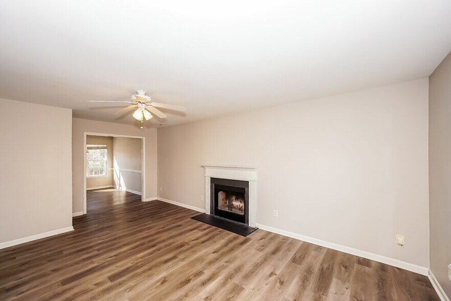 Building Photo - 1554 Kindred Cir NW