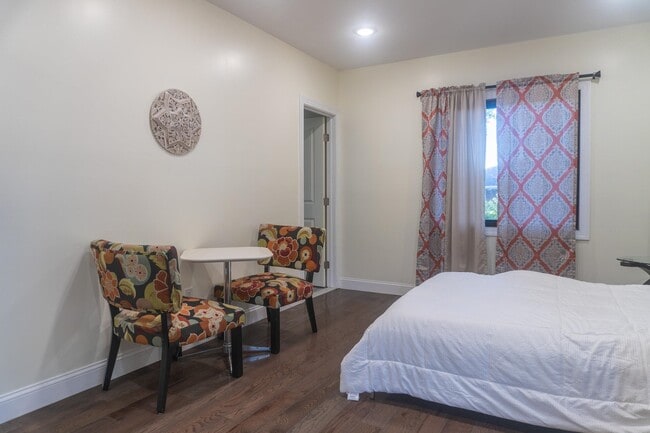 Building Photo - 4 Highview Rd