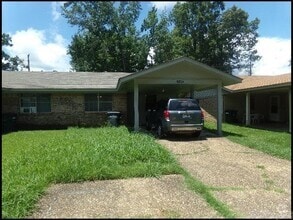 Building Photo - 8303 Woodview Dr E