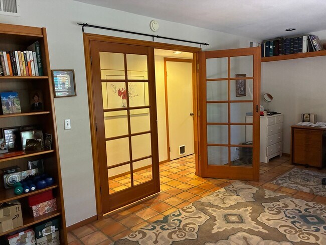 Building Photo - 2125 Bueno Dr