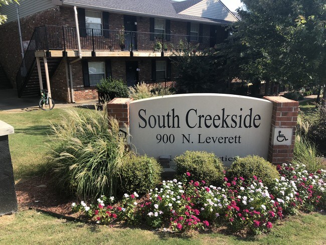 South Creekside Apartments - Fayetteville, AR | Apartment Finder