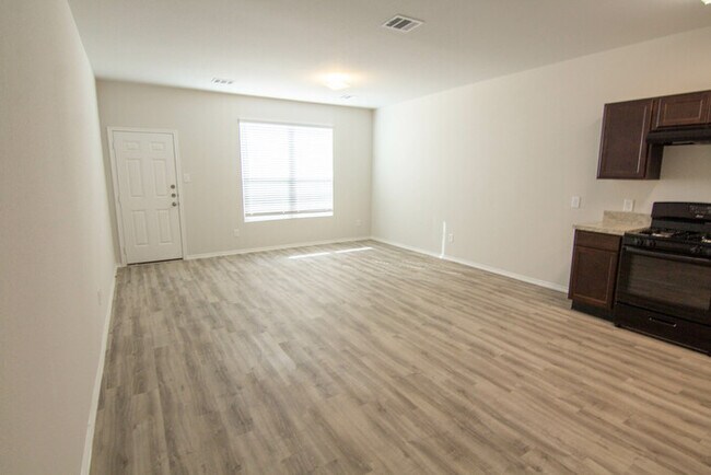 Building Photo - 18614 Queesborough Creek Rd