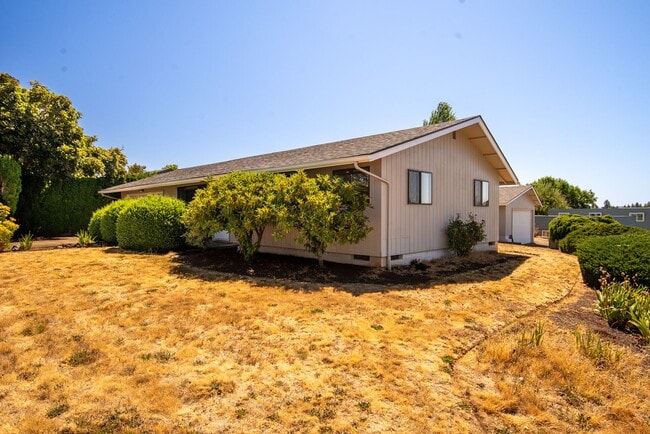 Building Photo - Fern Court Duplex