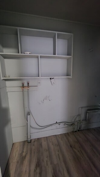 Building Photo - 20 Sussex Dr