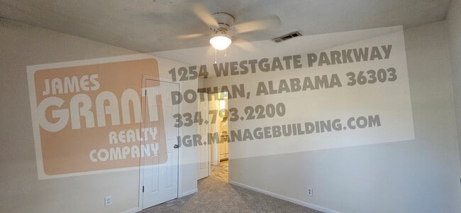 Building Photo - 306 Mustang Dr