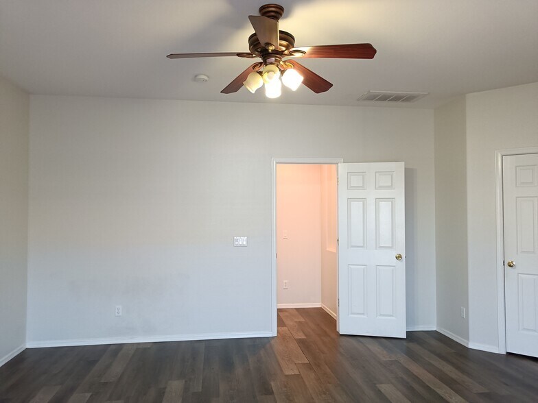 Primary Bedroom - 14634 W Ventura St