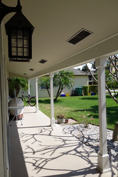 Building Photo - 1232 Cabana Rd
