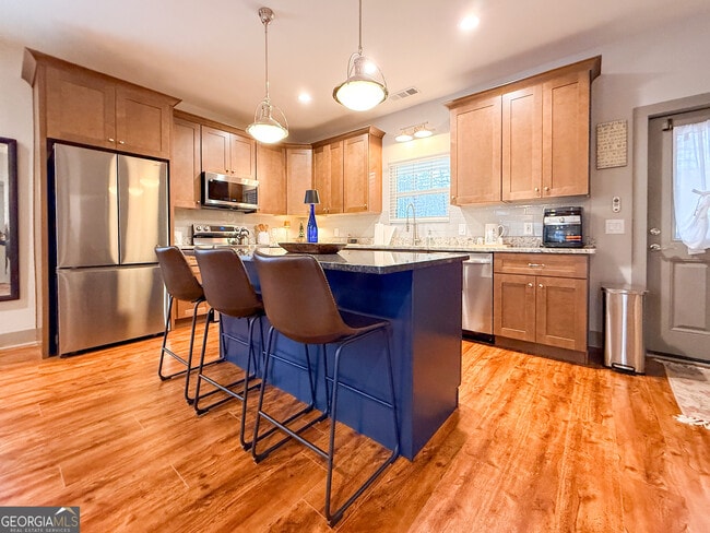 Building Photo - 270 Townview Dr