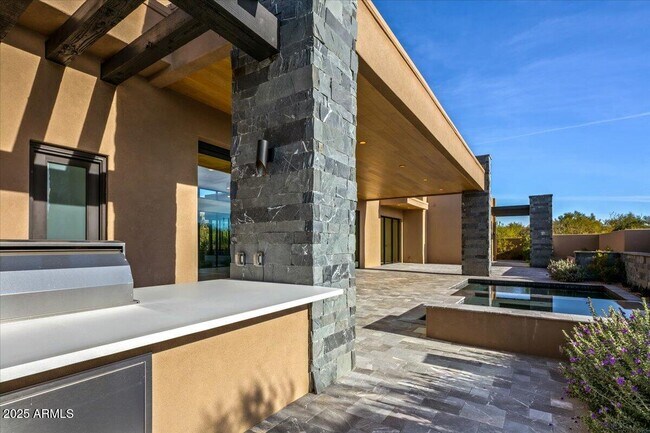 Building Photo - 10249 E Joy Ranch Rd