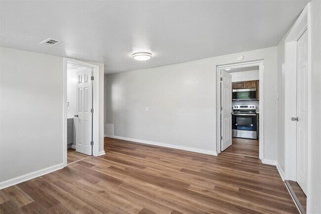Building Photo - 510 N Marshall Dr