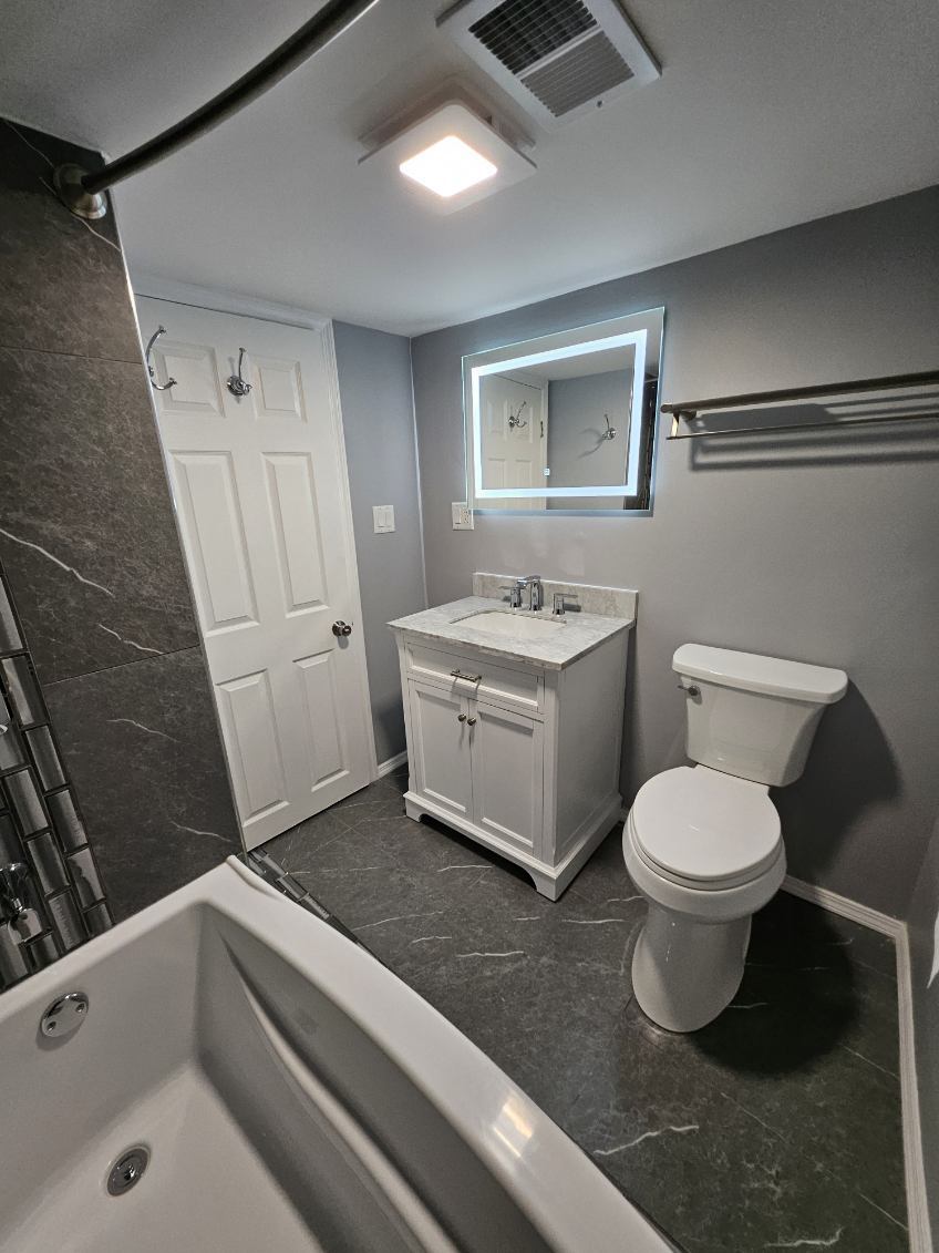 Building Photo - 13853 Forest Ave