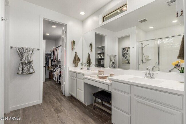 Building Photo - 24970 N 172nd Ave