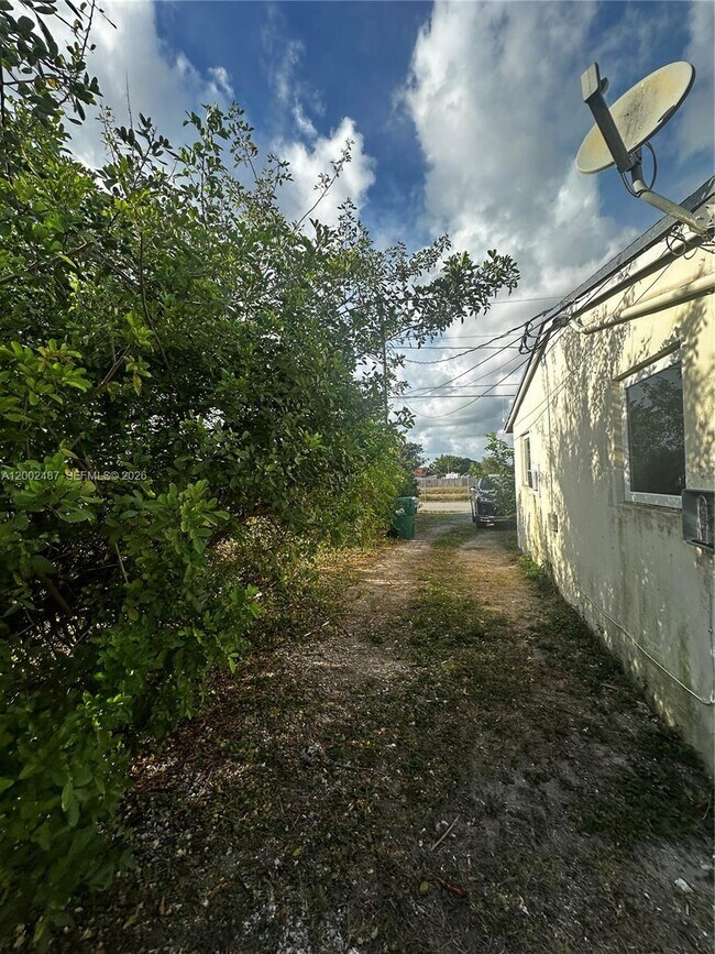 Building Photo - 11862 SW 212th St