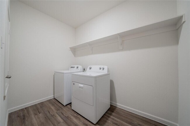 Building Photo - 401 Indian Creek