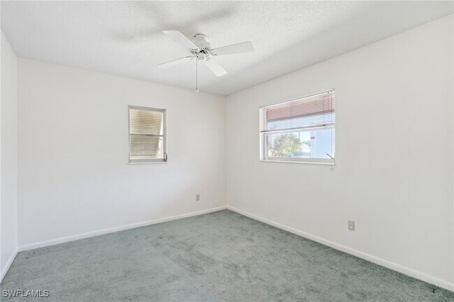 Building Photo - 235 Thistle Ct