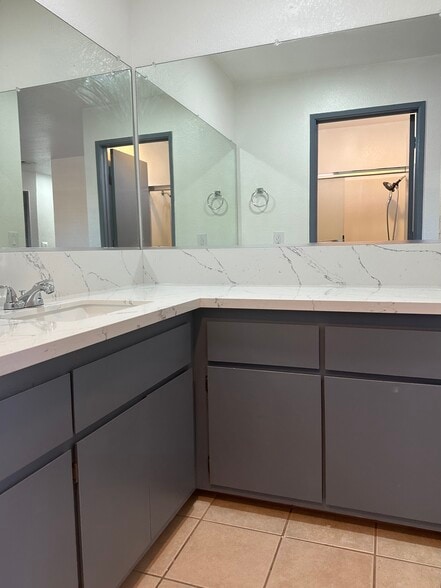 Building Photo - 3661 La Mancha Pl