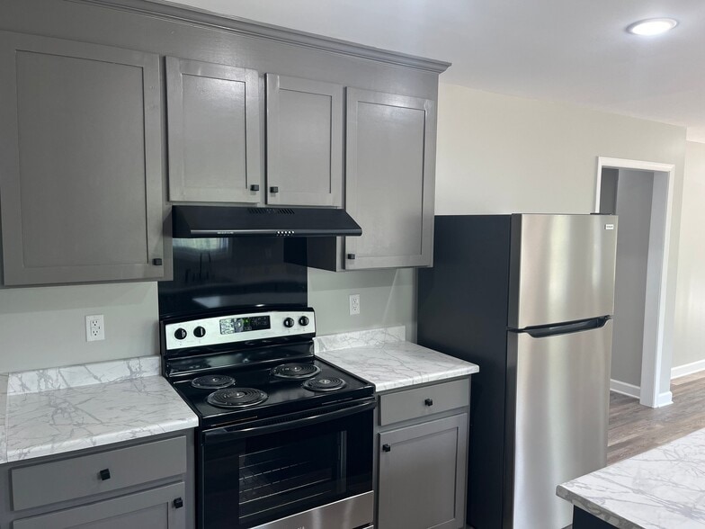 Building Photo - 120 Sunset Ave