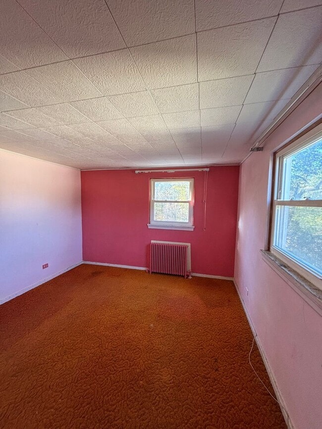 Building Photo - Charming 2-Bedroom Single-Family Home with Garage and Off-Street Parking