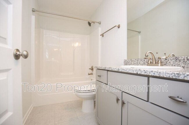 Building Photo - 10258 Green Meadow Ct