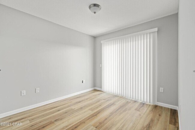 Building Photo - 2742 Largo Ave