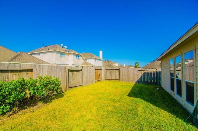 Building Photo - 30 Signal Hill Dr