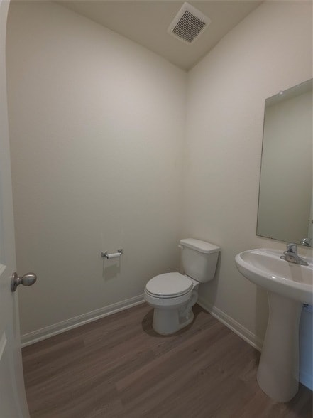 Building Photo - 305 Lone Mountain Dr