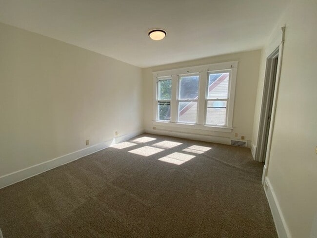 Building Photo - University Park 3BR w/ First-Floor Bedroom...