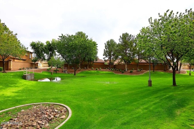 Building Photo - 2710 E Chester Dr