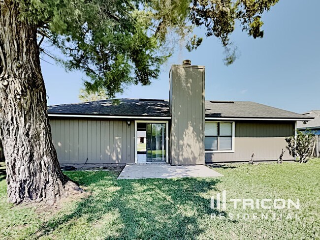 Building Photo - 7827 Pepper Cir E
