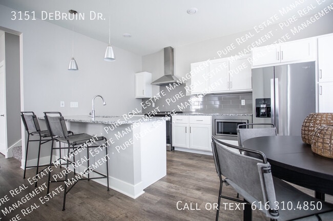 Building Photo - 3151 DeBruin Dr