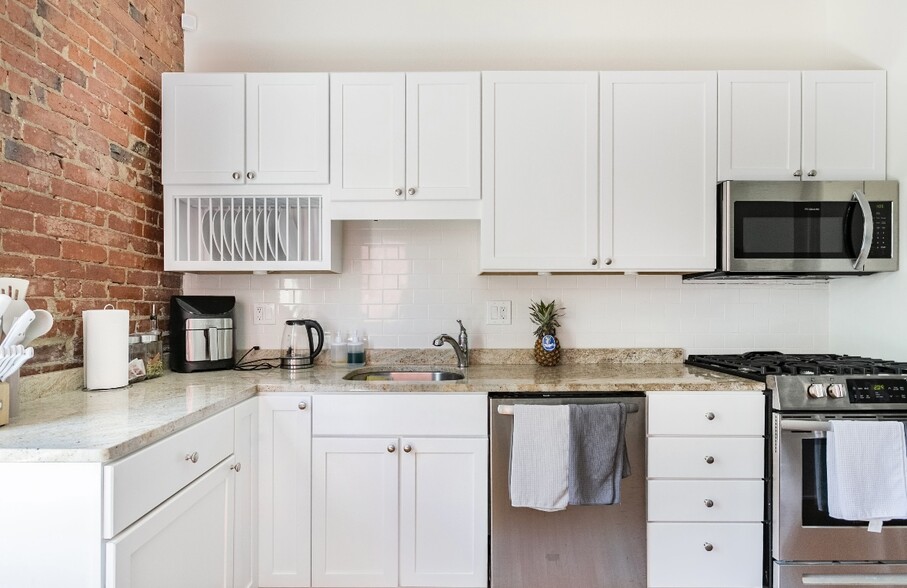 Primary Photo - 1407 F St NE