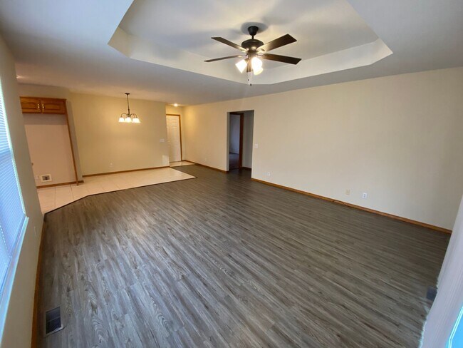 Building Photo - 1229-1231 Bluegrass