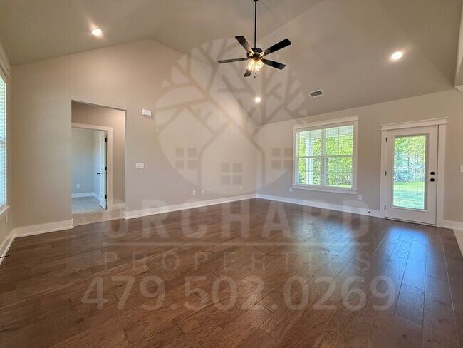 Building Photo - Bella Vista Single-Family Home- 3 Bed/ 2 Bath- Well-Designed Fernley Plan