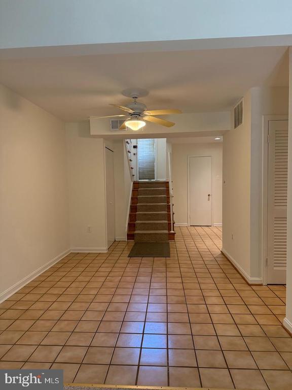 Building Photo - 11008 Saffold Way