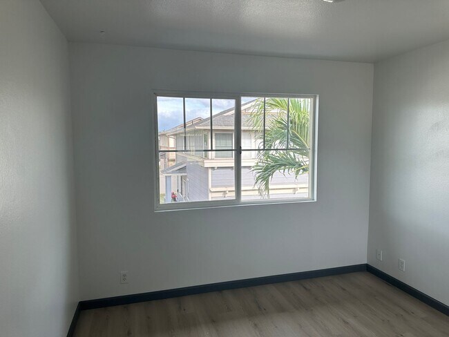 Building Photo - Renovated 3 bedroom 2.5 bath home in Ewa Gentry