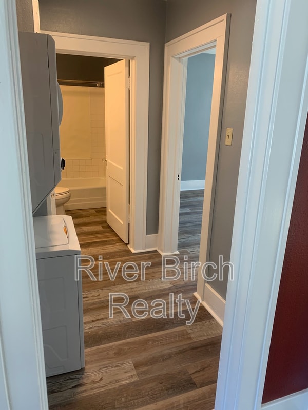 Building Photo - 434 W Cook St