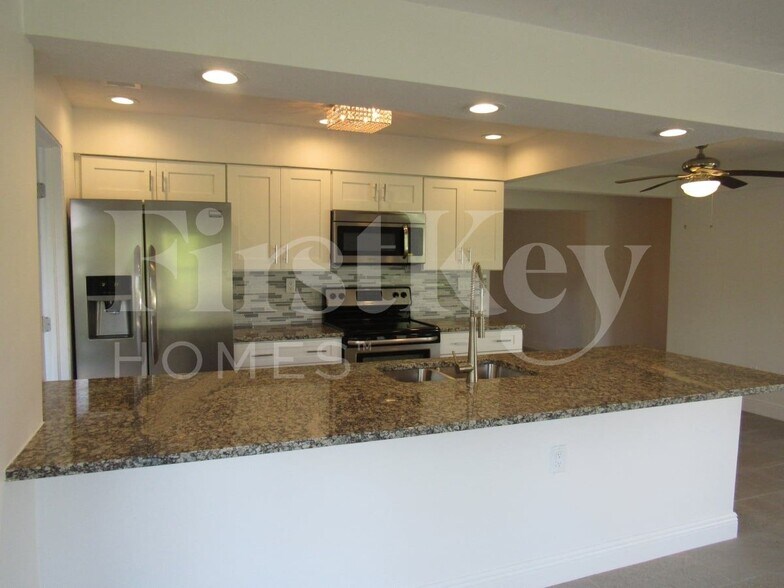 Building Photo - 7347 Barragan Rd