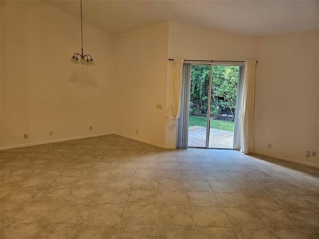 Building Photo - 5845 Eagle Cay Cir