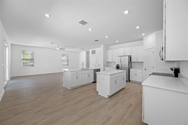 Building Photo - 4731 W Trilby Ave