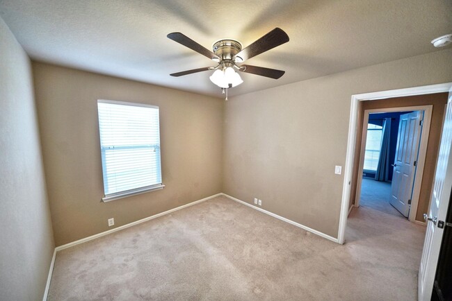 Building Photo - Charming 3-Bedroom Home in Schertz - Great...