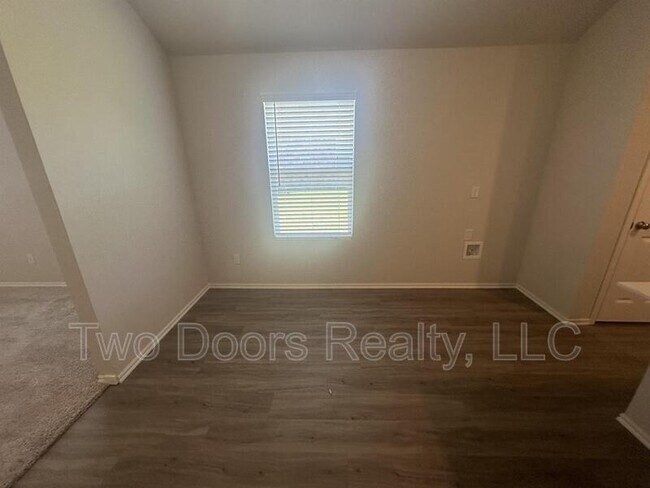 Building Photo - 1015 Ichabod Cir