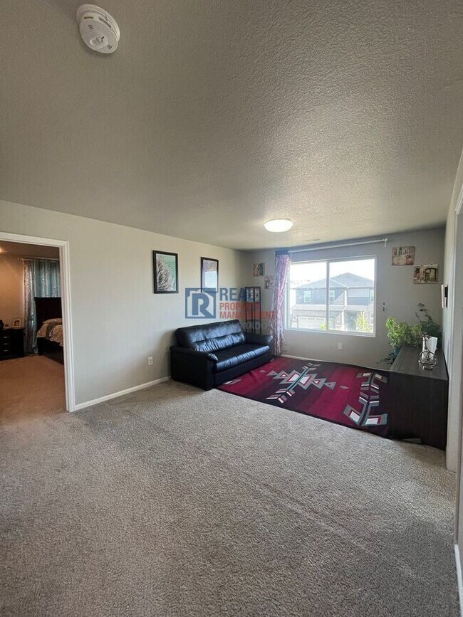 Building Photo - 13621 Crane Ct