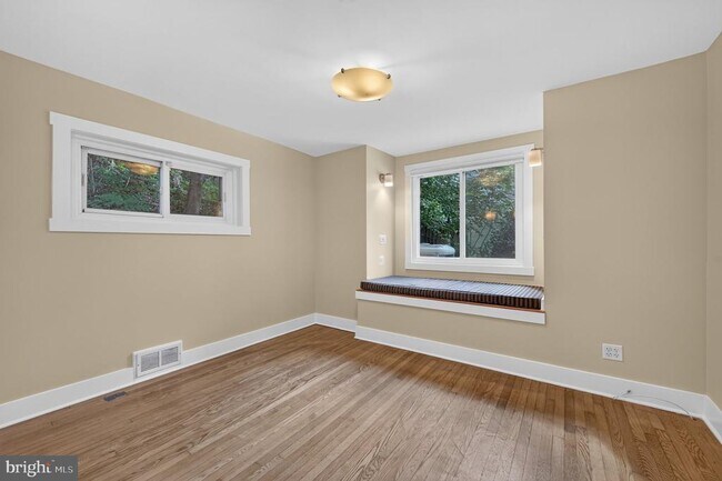 Building Photo - 4039 8th St S