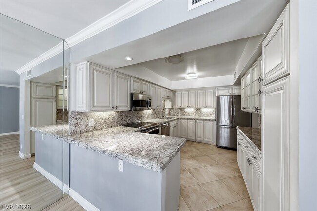 Building Photo - 205 E Harmon Ave