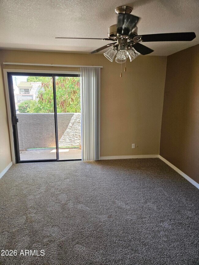Building Photo - 835 N Granite Reef Rd